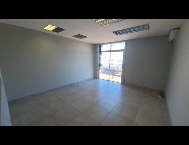 8,000M² WAREHOUSE FOR SALE IN WYNBERG